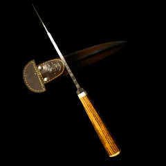 Cuchillo criollo Libertad encabado en madera de Urunday. en internet