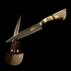 Cuchillo criollo Libertad encabado en roseta de ciervo.