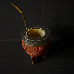 Mate Imperial línea PREMIER con bombillón y caja. - Distinguida Tradición | Marroquinería y Platería Criolla | Regalos exclusivos | San Rafael Mendoza