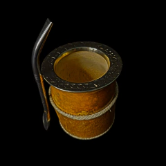 Mate Criollo Argentino con base de cuero tejido. Incluye bombilla - online store