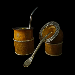 Mate Criollo Argentino con base de cuero tejido. Incluye bombilla - buy online