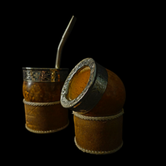 Mate Imperial Criollo de calabza con base de cuero tejido. Incluye bombillón. - Distinguida Tradición | Marroquinería y Platería Criolla | Regalos exclusivos | San Rafael Mendoza