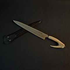 Cuchillo Macho encabado en asta de ciervo. on internet