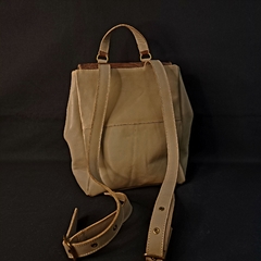 Mochila de cuero negra con cierres on internet
