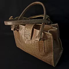Cartera de dama en cuero original. en internet