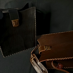 Porta termo grande con solapa y broche de bronce - comprar online