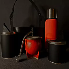 Juego matero con canasta de cuero.