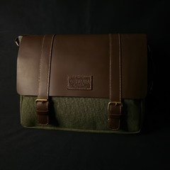 Morral / Bolso de cuero engrasado y canvas.