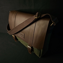 Morral / Bolso de cuero engrasado y canvas. - comprar online