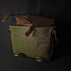 Morral / Bolso de cuero engrasado y canvas. en internet