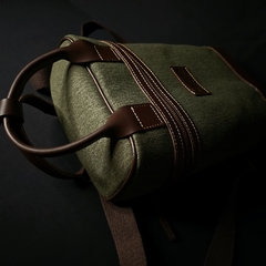 Porta termo mochila en cuero original y canvas.