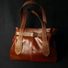 Cartera de dama en cuero original.