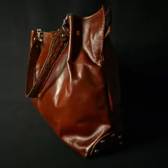 Cartera de dama en cuero original. en internet