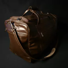 Bolso de viaje en cuero original. Grande . on internet