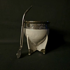 Imagen de Mate Imperial línea PREMIER blanco con bombillón cincelado.