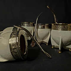 Mate Imperial línea PREMIER blanco con bombillón cincelado. - Distinguida Tradición | Marroquinería y Platería Criolla | Regalos exclusivos | San Rafael Mendoza
