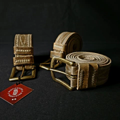 Cinturón de cuero crudo con costuras en tiento. - Distinguida Tradición | Marroquinería y Platería Criolla | Regalos exclusivos | San Rafael Mendoza