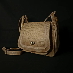 Cartera de dama en cuero combinada original.