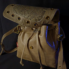 Mochila de dama en cuero original combinado . - (copia) on internet