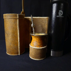 Yerbero de cuero crudo rígido con costuras en tiento. - online store