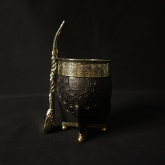 Mate Imperial Premier con bombillón de alpaca cincelado.