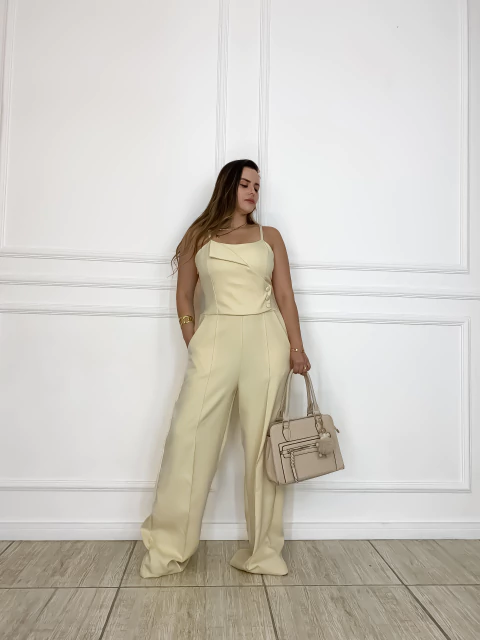 Macacão Pantalona Crepe Alfaiataria com Busto Transpassado - Daniela - comprar online