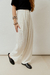 CALÇA PREGAS AMPLA - OFF WHITE - comprar online