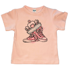Remera rosa Zapatillas
