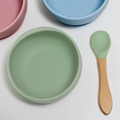 COLHER EM SILICONE E BAMBU VERDE BUBA - AD baby | Roupas e Acessórios nacionais e importados