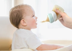 BICO DE COLHER DOSADORA EM SILICONE MARCUS & MARCUS - comprar online