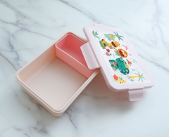 BOX DE REFEIÇÃO COM 2 DIVISÓRIAS REMOVÍVEIS EM SILICONE 700ML TROPICAL ROSA MARCUS & MARCUS - comprar online