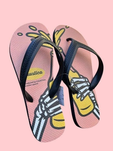 Chinelo Caveira Brinde Autoral Borracha - comprar online