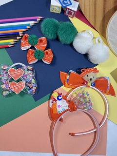 Tiara infantil urso escolar - Mimos da lis Laço 
