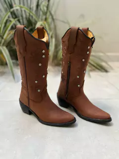 BOTA TEXANA BICO FINO BORDADO RAMOS MARROM COM STRASS COURO MARROM na internet