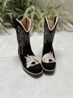 BOTA TEXANA INFANTIL TRIBAL E CAVALO BEGE COURO NOBUCK PRETO - comprar online