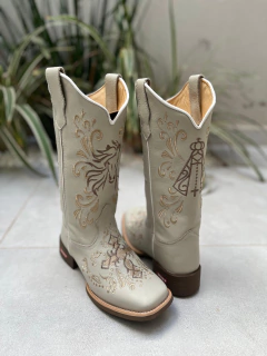 BOTA TEXANA BORDADO CAVALO NOSSA SENHORA E CRUZ COURO OFF WHITE