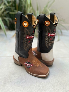 BOTA TEXANA BORDADO PBR COURO PRETO MARROM E BRANCO SOLADO COURO