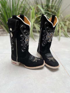KIT TEXANA BORDADO CRUZ BRANCA E DOURADA COURO NOBUCK PRETO + BAINHA + CANIVETE na internet