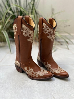BOTA TEXANA BICO FINO FLORADA COURO MARROM na internet