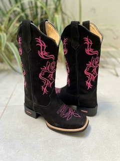 BOTA TEXANA BORDADO FLORES ROSA COURO NOBUCK PRETO