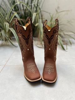 BOTA TEXANA TRIBAL PRETO FLORÃO BEGE COURO MARROM COM TRICÊ - comprar online