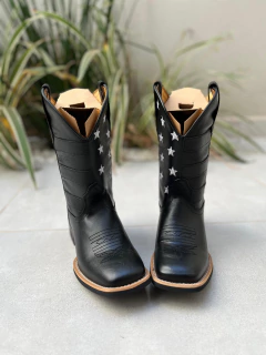 BOTA TEXANA BORDADO ESTADOS UNIDOS E FLORÃO COURO PRETO - comprar online