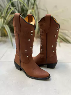 BOTA TEXANA BICO FINO BORDADO RAMOS MARROM COM STRASS COURO MARROM