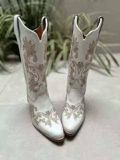 BOTA TEXANA BICO FINO BORDADO FLORAL BEGE COURO BRANCO - comprar online