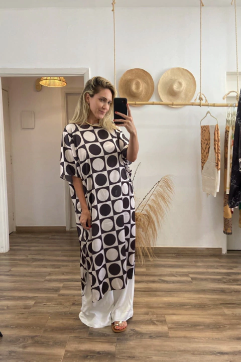 Vestido Kafftan estampa geometrica