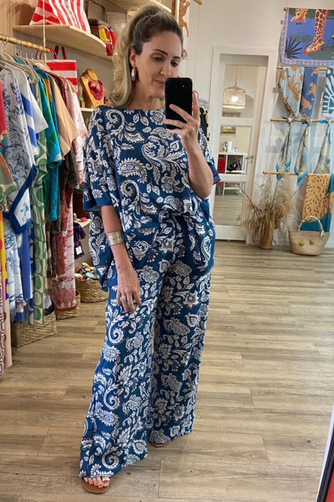 Conjunto estampa Paisley azul com branco