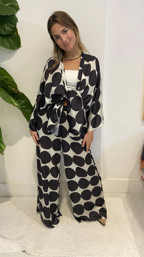 Conjunto de calça pantalona e kimono