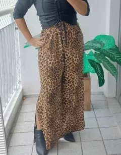 Calça Pantalona com Fenda Lateral- CALÇA SAMANTA na internet