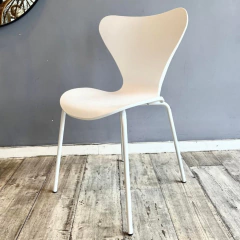 Mesa Comedor Tulip Blanca 80cm + 2 Sillas Jacobsen Polipropileno Blancas - comprar online