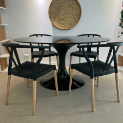 Silla Wishbone Negra Polipropileno Patas Madera - Muebles de diseño | Gift Collection